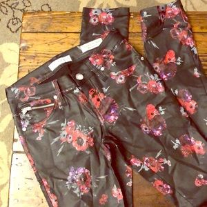 Guess NWT black skinny floral faux leather pants.